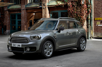 「MINIクロスオーバー」にエントリーモデル「ONE」が登場