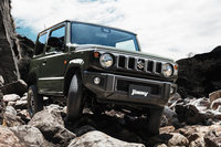 「路面からのキックバックが鈍い」「構造的に車軸懸架との相性がいい」「ステアリングギア比を大きくできる」等の特徴があるリサーキュレーティングボール式ステアリングは、今日でもトラックやオフロード車などに採用されている。