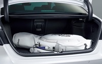 トランクルームの容量は570リッター。9.5インチタイプのゴルフバッグを4個収納できる。