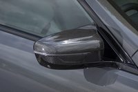 カーボン製のドアミラーカバーも「Mカーボンエクステリアパッケージ」に含まれている。