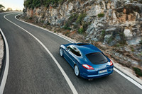 ポルシェ、「パナメーラSハイブリッド」を出展【ジュネーブショー2011】の画像