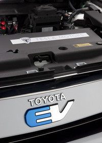 パワーユニットは、テスラのものが用いられる。