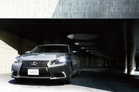 「LS600h“バージョンL”」