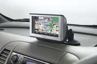 ソニー、渋滞情報も見られるポータブルナビ「NV-U1」新発売の画像