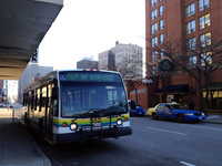 これは市内バスだが、デトロイトとをつなぐ「トンネルバス」も同じ塗装色である。