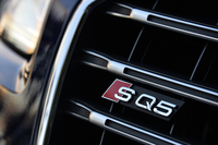 「SQ5」は、SUV「Q5」の高性能バージョン。2012年にディーゼルモデルが発表されたのに続き、2013年1月に、今回のテスト車であるガソリンエンジン搭載モデルがデビューした。
    