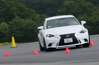 「ブレーキングエクスペリエンス」におけるワンシーン。
    