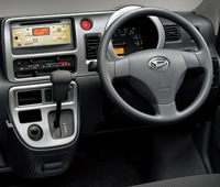 「クルーズターボ／クルーズ“55th Anniversaryゴールドエディション”」のインストゥルメントパネルまわり。