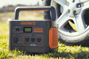 クルマ好き必見！ ガレージでもアウトドアでも活躍するJackeryポータブル電源の魅力に迫る。