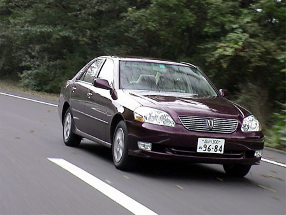 【スペック】全長×全幅×全高＝4735×1760×1460mm/ホイールベース＝2780mm/車重＝1460kg/駆動方式＝FR/2.5リッター直6DOHC24バルブ(200ps/6000rpm、25.5kgm/3800rpm)/車両本体価格＝273.0万円(テスト車＝312.5万円)