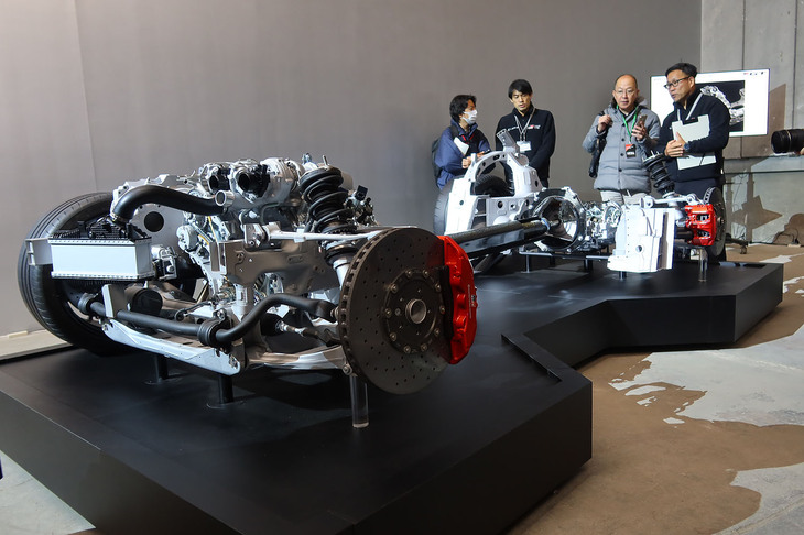 トヨタGR GT（パワートレインおよびサスペンションの展示）
