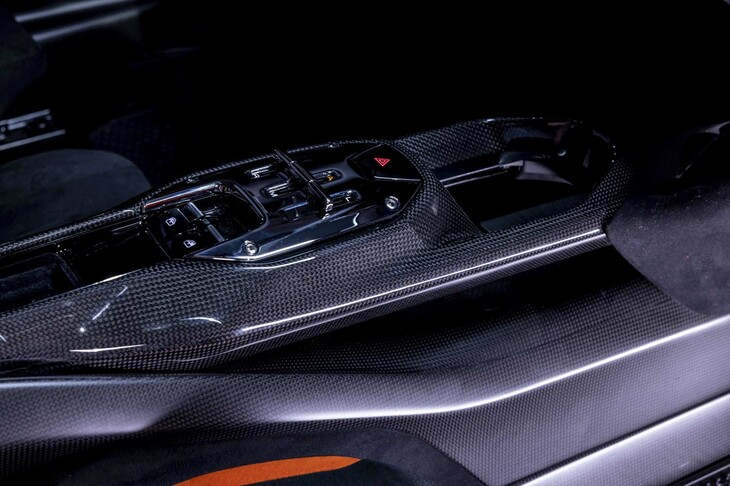 フェラーリSF90 XXストラダーレ（センターコンソール）