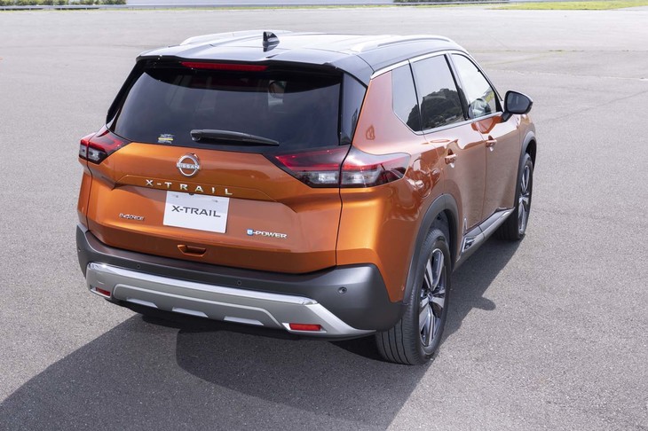 4代目となる新型では初代以来のコンセプトである「タフギア」を継承しつつ、ニーズの変化に合わせて「上質さ」も強化している。