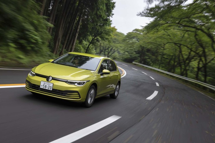 【フォルクスワーゲン・ゴルフeTSIアクティブのスペック】
	ボディーサイズ：全長×全幅×全高＝4295×1790×1475mm／ホイールベース：2620mm／車重：1310kg／駆動方式：FF／エンジン：1リッター直3 DOHC 12バルブ ターボ／モーター：交流同期電動機／トランスミッション：7段AT／エンジン最高出力：110PS（81kW）/5500rpm／エンジン最大トルク：200N・m（20.4kgf・m）/2000-3000rpm／モーター最高出力：13PS（9.4kW）／モーター最大トルク：62N・m（6.3kgf・m）／タイヤ：（前）205/55R16 91V／（後）205/55R16 91V（グッドイヤー・エフィシエントグリップ パフォーマンス）／燃費：18.6km/リッター（WLTCモード）／価格：312万5000円
	
	【取材時の燃費データ】
	テスト距離：312.0km（市街地1：高速道路8：山岳路1）／使用燃料：21.9リッター（ハイオクガソリン）／参考燃費：14.2km/リッター（満タン法）／14.0km/リッター（車載燃費計計測値）