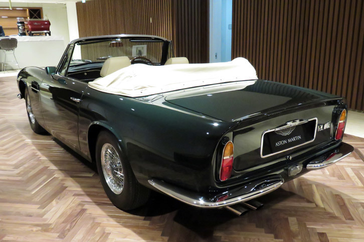 アストンマーティンDB6ヴォランテ