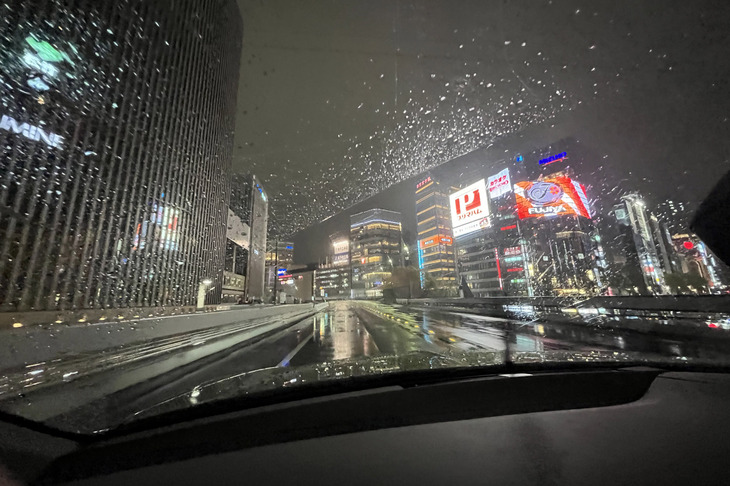 東京高速道路（KK線）が間もなく廃止されるということで、この日は汐留JCTからKK線を使って八重洲方面に向かった。KK線からの有楽町や銀座の夜景も見納めだ。