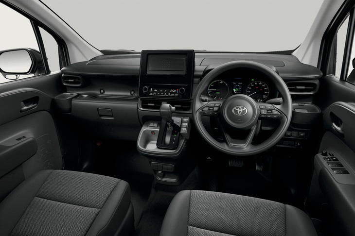 「X」では、他のグレードとは異なり、設定される内装色は「ブラック」のみとなる。