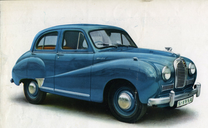 日産がオースチンと技術提携してノックダウン生産した「A40サマーセット」。第1号車の完成は1953年4月4日のことで、当初からタイヤやバッテリー、ドアの平ガラスには国産品が使われていた。