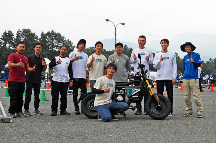 このほかにも競技系のコンテンツとしては、特設コースで電動バイク「CE 02」を用いた「ディーラー対抗！ CE 02 ジャストタイム・チャレンジ」も開催。A-big Motorradの刈谷さんが勝利を収めた。