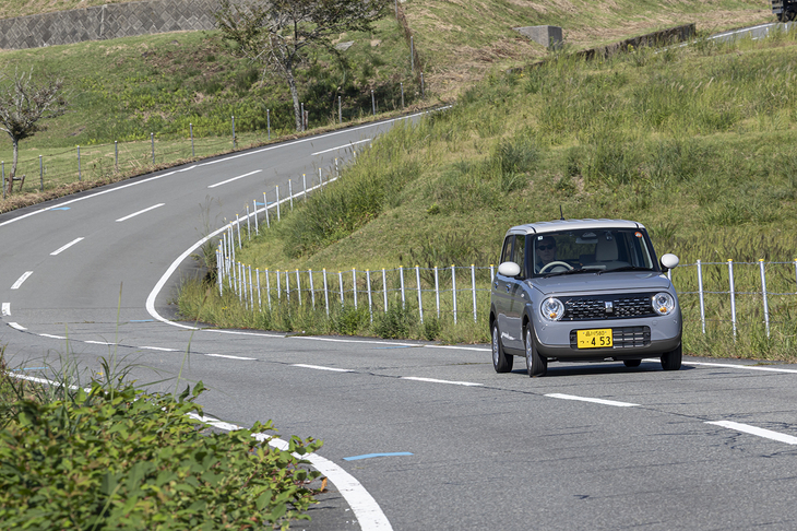 360km余りを走行した今回の取材の燃費は23.1km/リッター。燃費向上を目的とした運転はしなかったのだが、やはり軽さは正義だ。