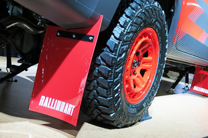 三菱トライトン ラリーカー“アジアクロスカントリーラリー参戦車”（レプリカ）