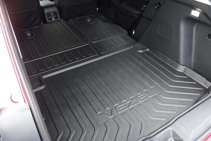 ホンダ・ヴェゼルe：HEV Z Sport Style（用品装着車／ラゲッジトレー、シートバックトレー）