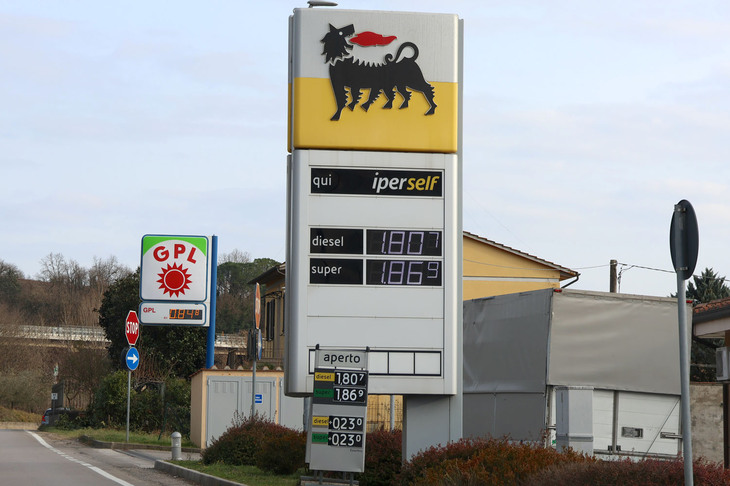 アジップ改めエニブランドの給油所。2023年2月23日にシエナ郊外で撮影。