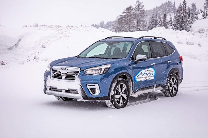今回「スバルテックツアー」と銘打たれた雪上試乗イベントで、山形市内から乗り換え地点（昼食会場）までの試乗車となった「フォレスター アドバンス」。