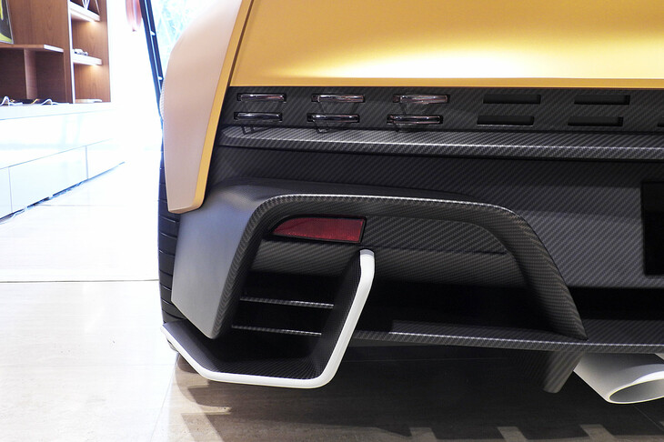 アストンマーティン・ヴァリアント（リアディフューザー）