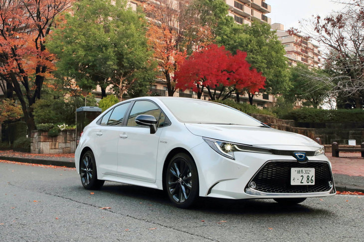 今回は高速道路を中心に200km弱の距離を試乗。燃費は満タン法で22.4km/リッター、車載の燃費計で23.1km/リッターを記録した。