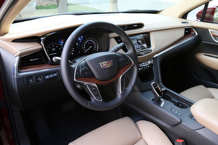 最近のキャデラック各車は完成度が高いだけに、右ハンドル車の登場が待たれるところ。