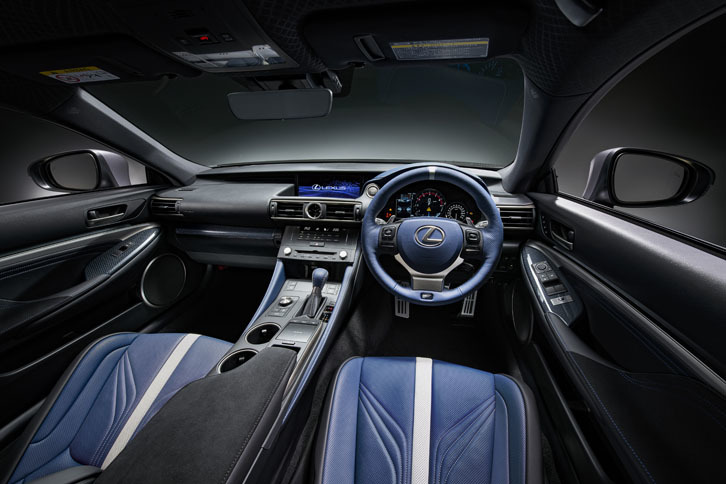 「RC F“F 10th Anniversary”」のインテリア。