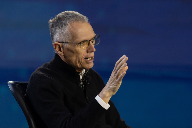 2024年12月に退任したカルロス・タバレス元CEO。2023年の過去最高益達成の際には、米国市場にかなりの無理を強いたようで、全米ディーラー協会の公開書簡では、「2023年の記録的な利益を確保するために行われた、無謀で短期的な意思決定は、米国市場で壊滅的な、しかし予想どおりの結果をもたらした」と強い筆致で批判されている。