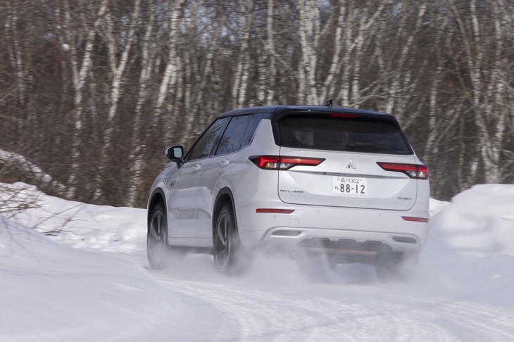 2.4リッターエンジンをベースとしたプラグインハイブリッドという点では先代モデルと同じだが、実際にはエンジン内部や駆動系の部品のほとんどが新規開発品だという。