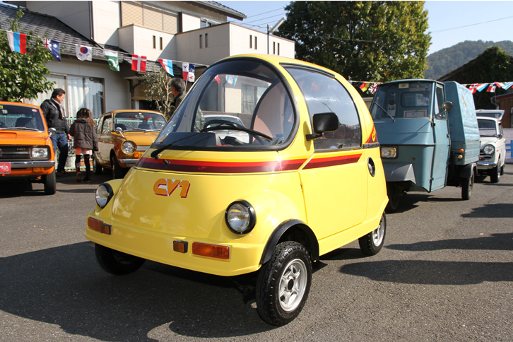 「スズキCV1」。1981年の東京モーターショーに参考出品された後、増加試作車が全国のディーラーに配布されたものの、結局市販されなかった原付き四輪車。