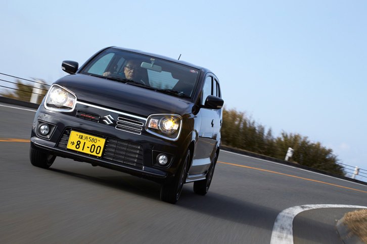 「アルト ワークス」の車両重量は670～740kg。同じ5段AGS仕様で比較した場合、「アルト ターボRS」の20kg増しとなる。