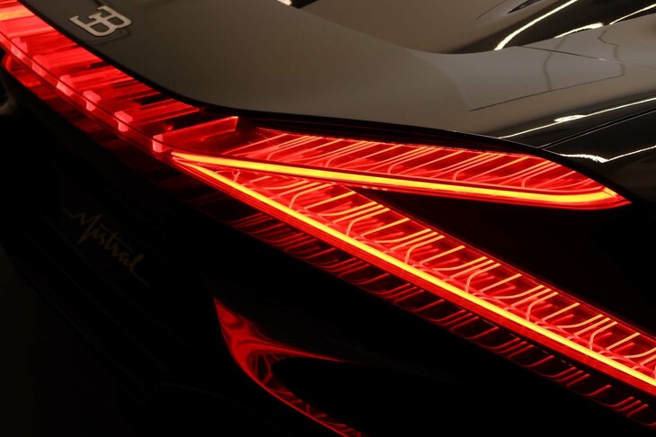 ブガッティW16ミストラル（テールランプ）