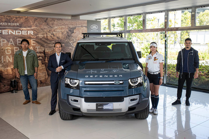 日本でも大人気の「ディフェンダー」。人気グレードの納車待ちは1年にもなるというから恐ろしい。