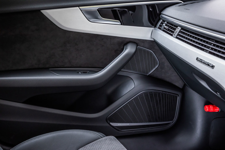 試乗車には16チャンネルパワーアンプでトータル出力755Wを誇る、オプションのBang ＆ Olufsen 3Dアドバンストサウンドシステム（17万円）が装着されていた。