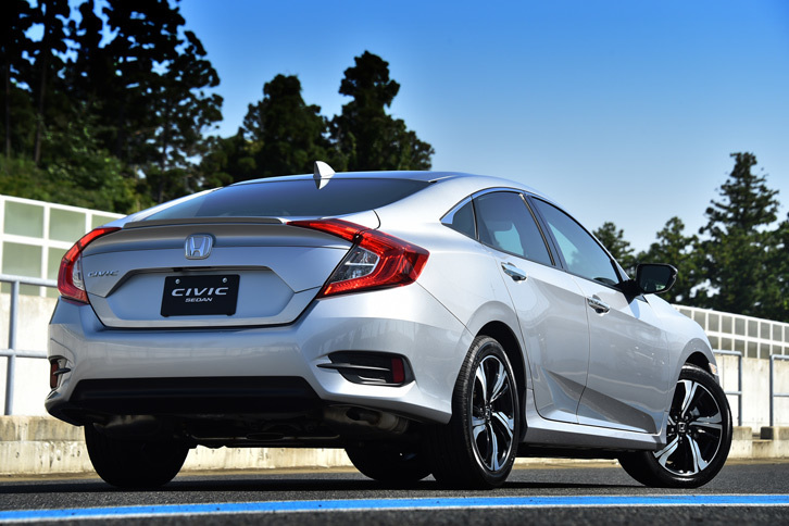 「シビック ハッチバック」はイギリスのスウィンドン工場で生産され、日本に輸入されるが、「シビック セダン」は埼玉製作所で製造される。