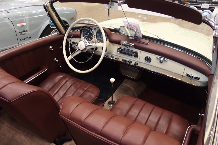 メルセデス・ベンツ190SL（1958年）／ヤナセ クラシックカー センター