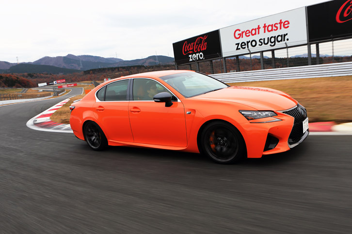 
	富士スピードウェイを攻める「レクサスGS F」。CG本誌では開発責任者の矢口幸彦氏へのインタビューも行った。（写真＝北畠主税）
	