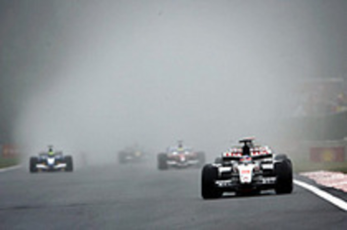 F1 2005】第16戦ベルギーGP、ライコネン6勝目で首の皮一枚、アロンソは