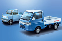 「ホンダT360」（奥）と「アクティ トラック タウン スピリットカラースタイル」。