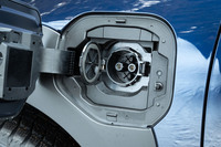 「ソルテラ」は最大出力150kWまでの急速充電に対応しているが、実際にはバッテリー残量や温度などの条件により、入力制限がかかることがある。異常発熱によるバッテリーの劣化を防ぐためだ。