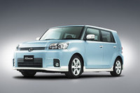 トヨタ「カローラ ルミオン」に夏色2トーンの限定車