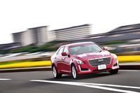 池之平カメラマンの手にかかれば、ご覧のとおり、「CTS」の走りが途端に躍動的に。