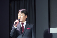 「ポテンザRE-71RS」の製品概要を説明するブリヂストンタイヤジャパン常務執行役員消費財タイヤ事業担当の長島淳二氏。