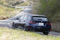BMW 320d xDriveツーリングMスポーツ