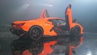「ランボルギーニ・レヴエルト」発表会の会場からの画像